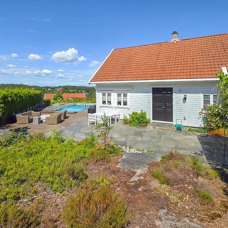 Amazing In With Private Swimming Pool, Be Inside Or Outside *